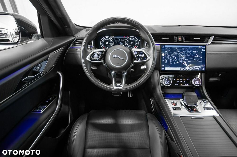 Jaguar F-Pace 5.0 V8 S/C AWD SVR - 29