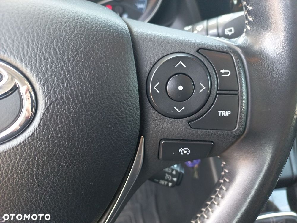 Toyota Auris 1.6 D-4D Premium - 16