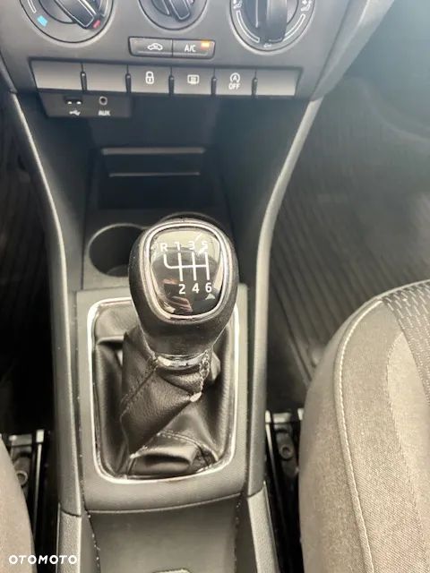 Skoda RAPID 1.2 TSI Ambition - 22