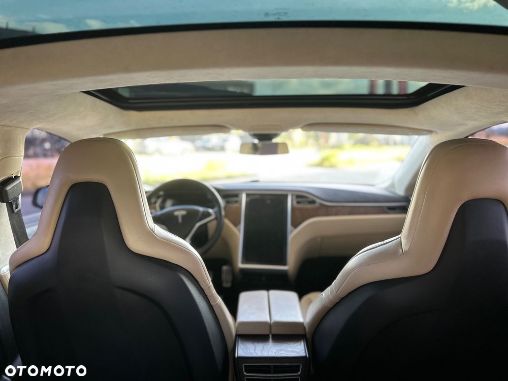 Tesla Model S - 14