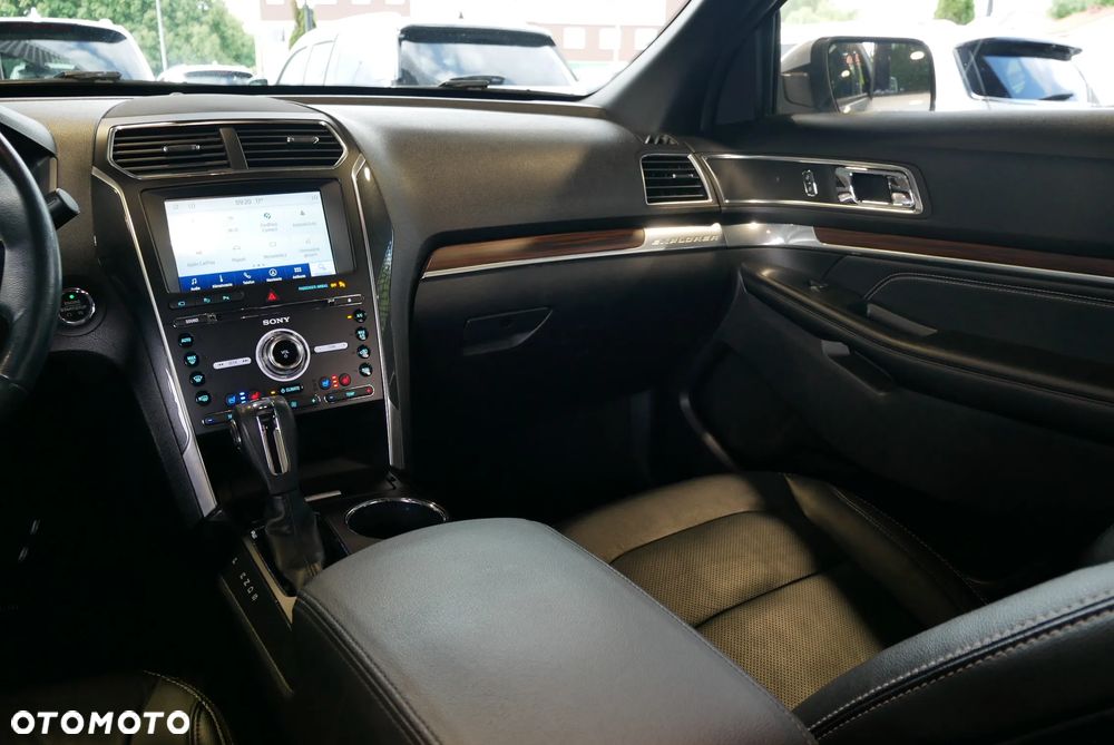 Ford Explorer - 20
