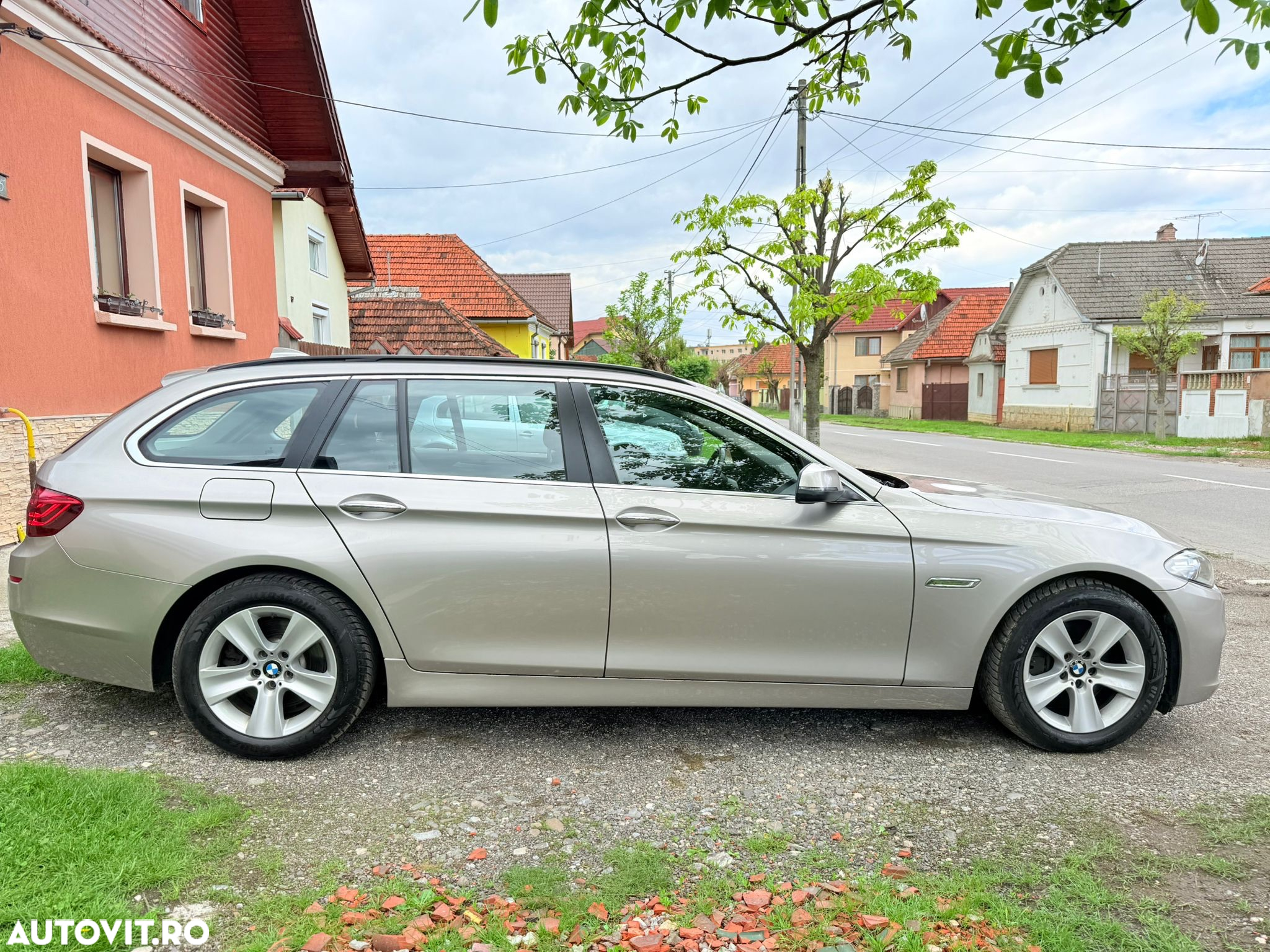 BMW Seria 5 525d Touring Sport-Aut. - 6