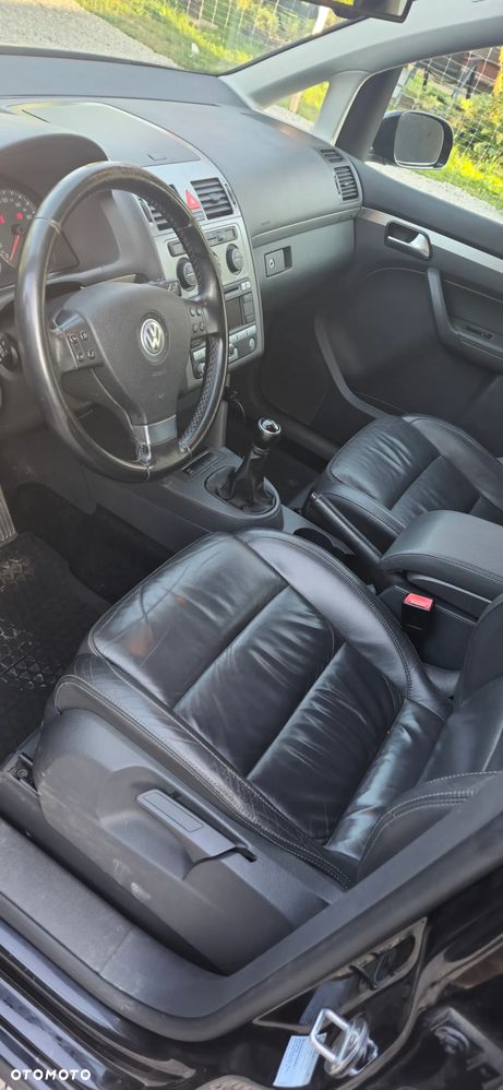 Volkswagen Touran - 6