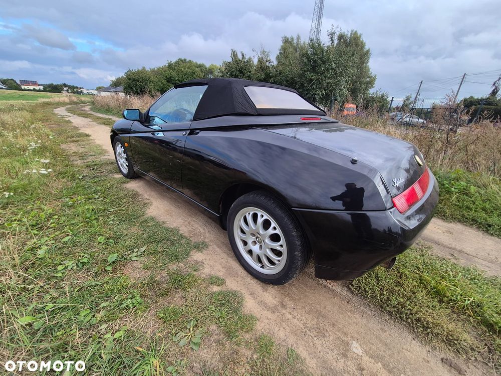 Alfa Romeo Spider 2002 photo 5