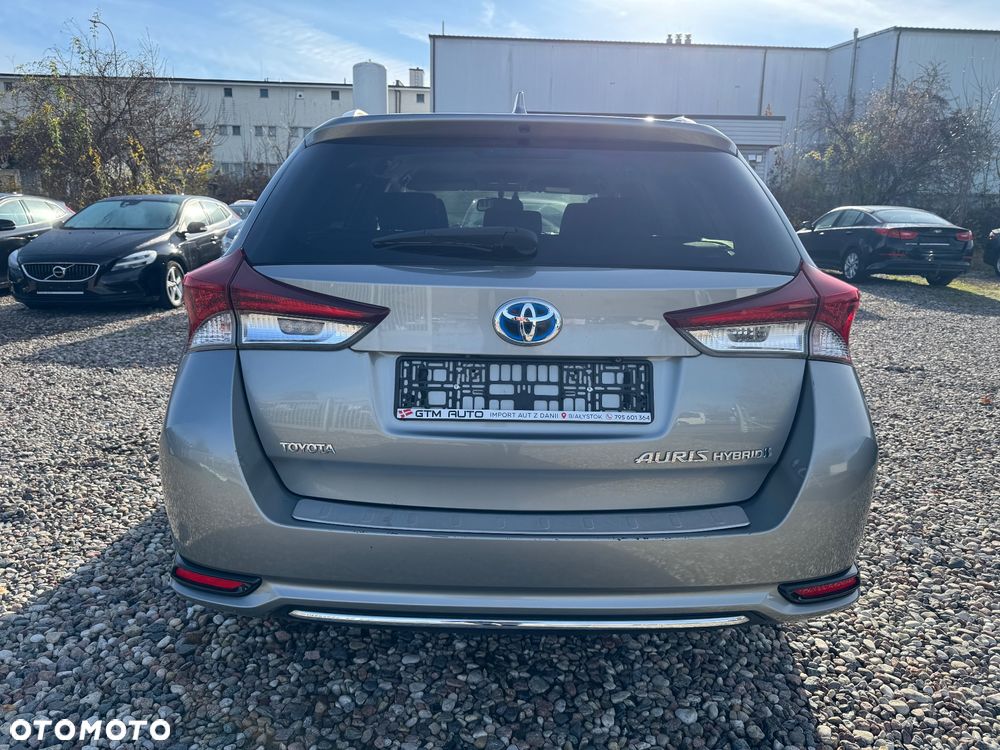 Toyota Auris Touring Sports Hybrid Edition-S - 9