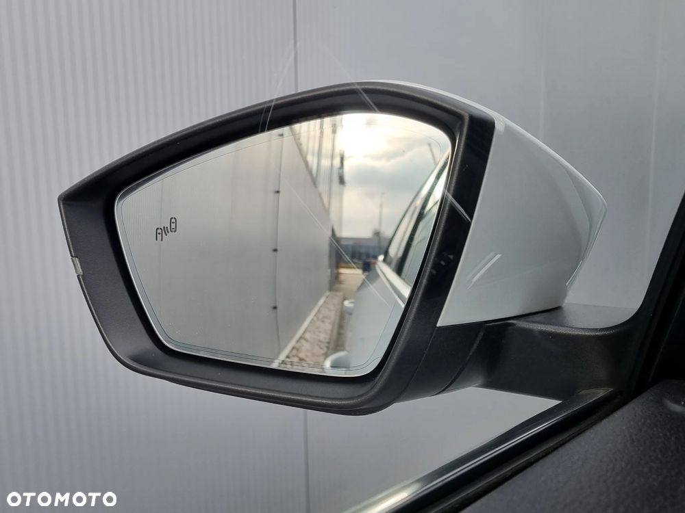 Skoda Superb 2.0 TSI L&K DSG - 39