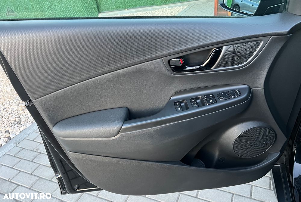 Hyundai KONA 1.0 T-GDI 2WD Premium + - 16