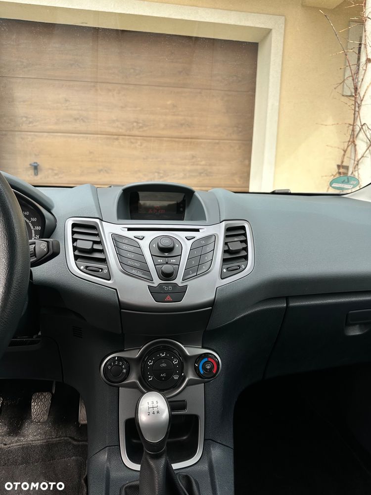 Ford Fiesta 1.25 Trend - 30