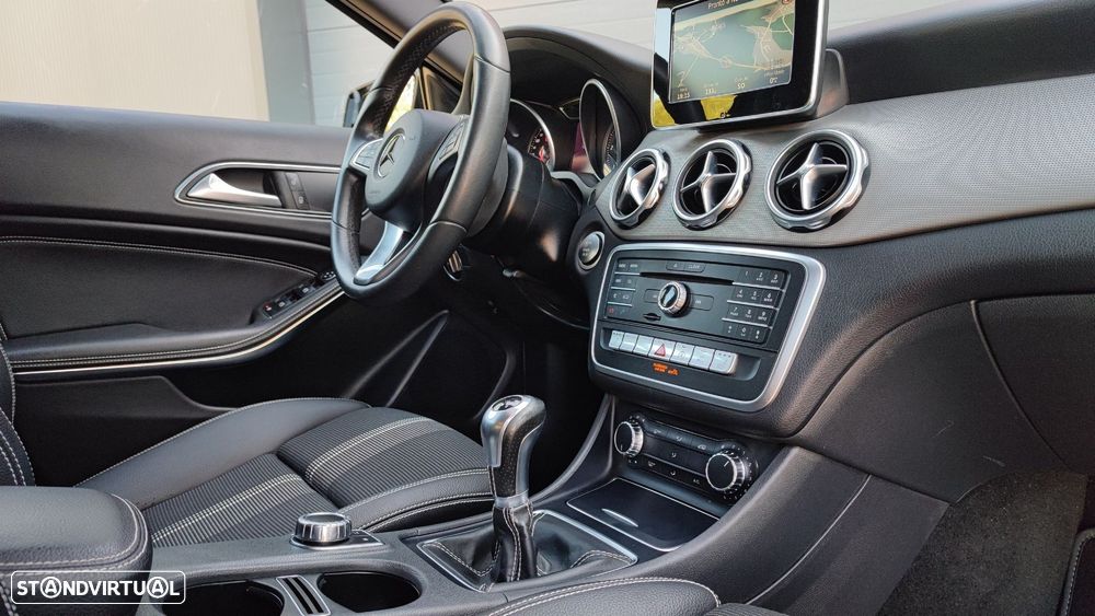 Mercedes-Benz GLA 180 d Urban - 15