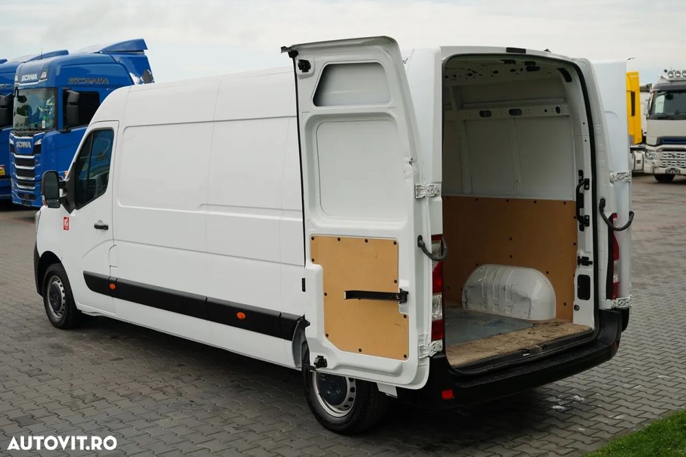 Renault MASTER / BLAZER / PANEL / 2023 - 9