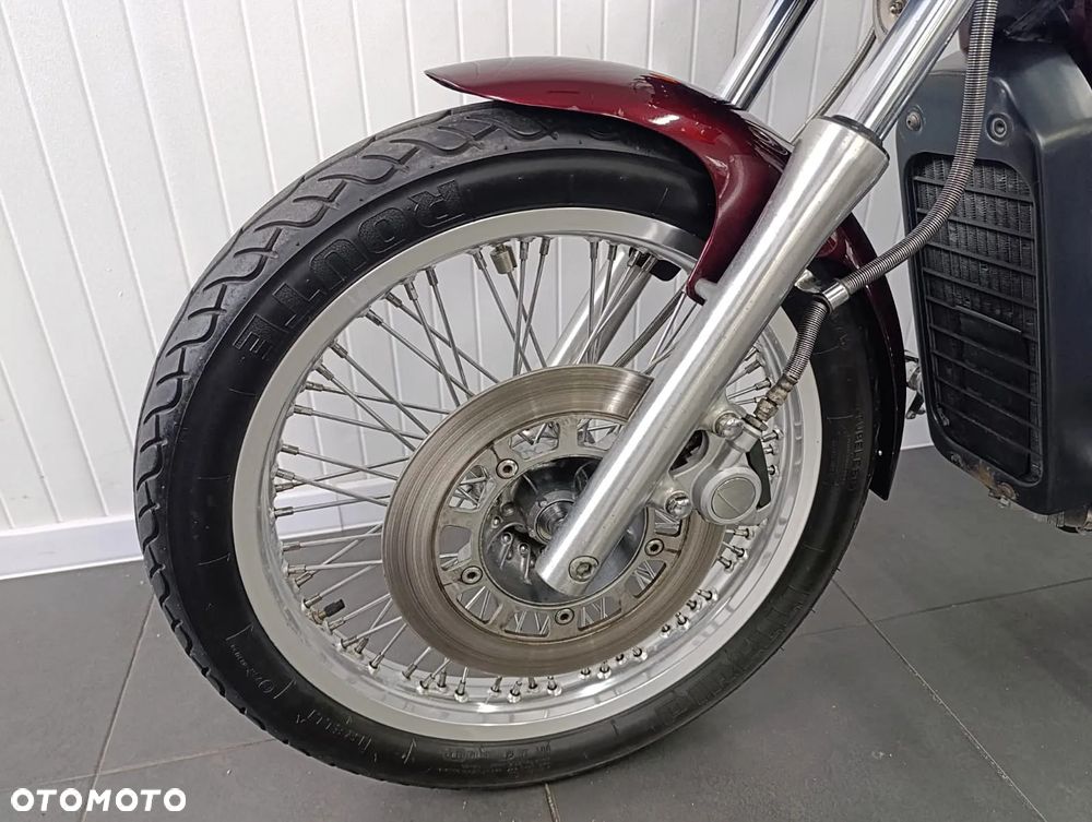 Suzuki Intruder - 10