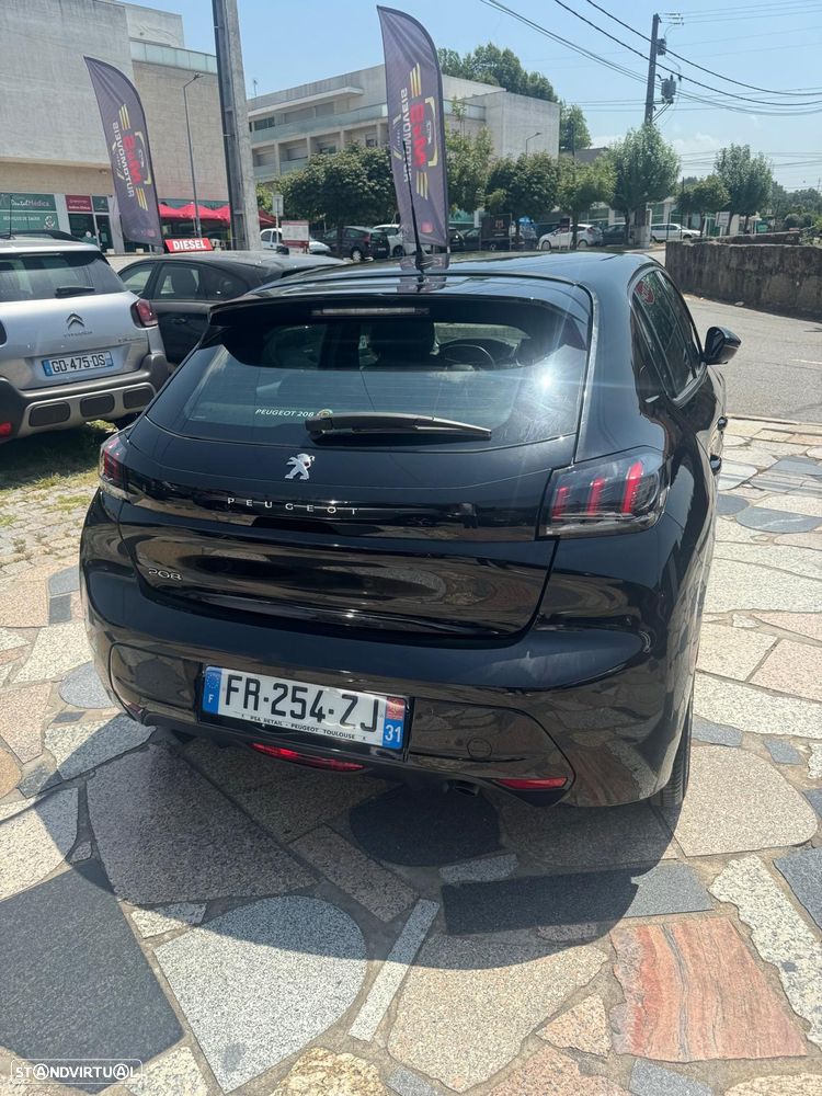 Peugeot 208 PureTech 100 Allure — fotografia 6