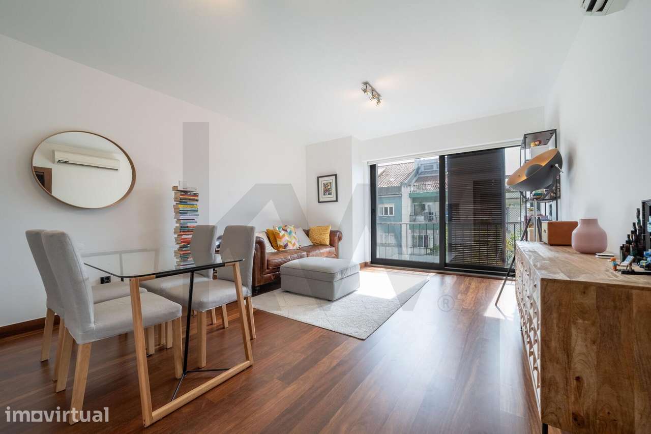 Exclusivo  T1 com 2 lugares de garagem a 5m da Av da Liberdade - Grande imagem: 2/14