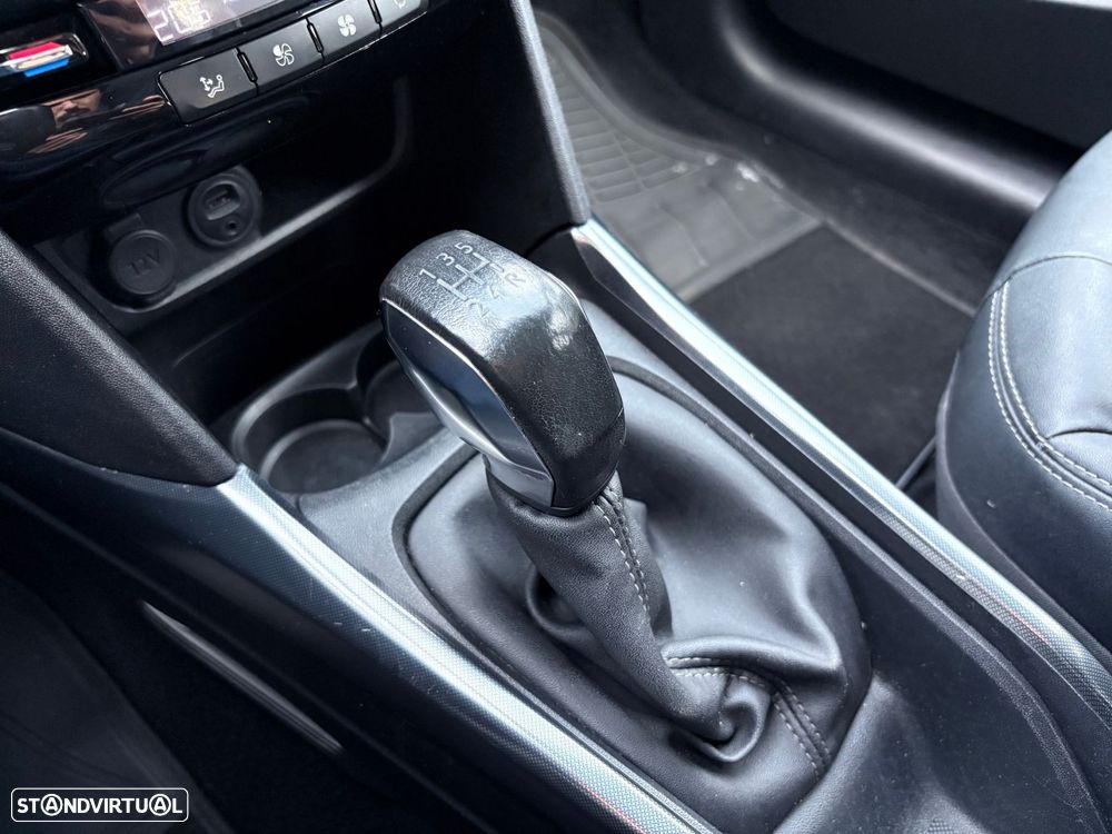 Peugeot 2008 1.2 PureTech Allure - 47