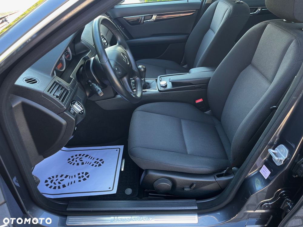 Mercedes-Benz Klasa C 180 Kompressor BlueEFFICIENCY - 18