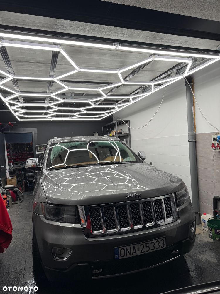 Jeep Grand Cherokee 5.7 V8 HEMI Overland Summit - 6