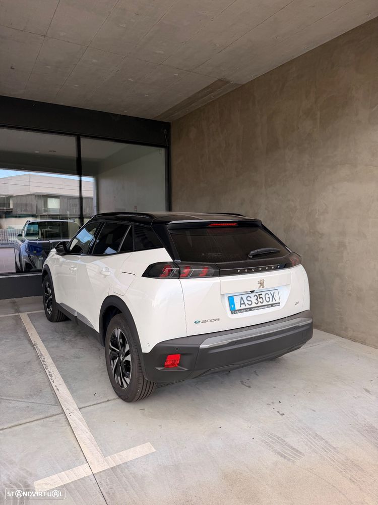Peugeot e-2008 50 kWh GT - 3