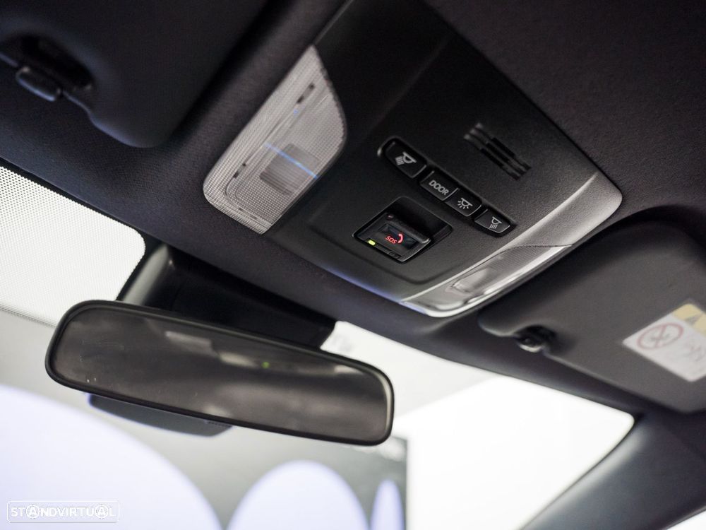 Toyota Corolla 1.8 Hybrid Comfort - 32