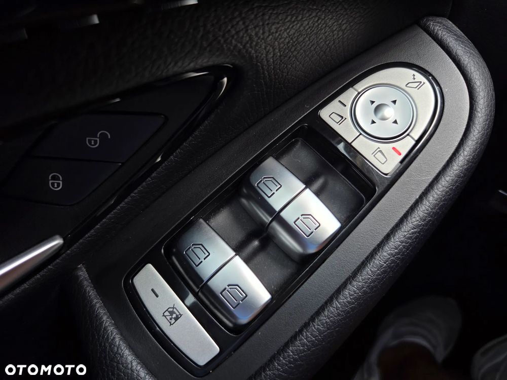 Mercedes-Benz GLC 250 4Matic 9G-TRONIC - 32