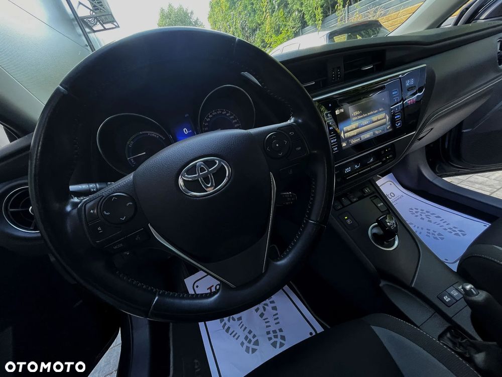 Toyota Auris Hybrid 135 Prestige - 30