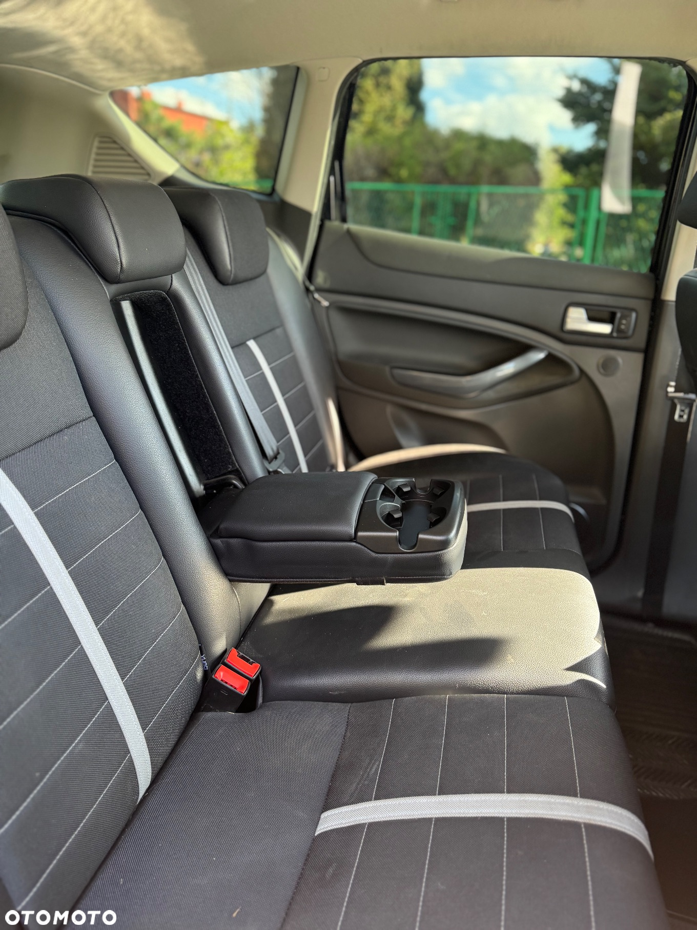 Ford Kuga 2.0 TDCi 2x4 Black & Silver - 8