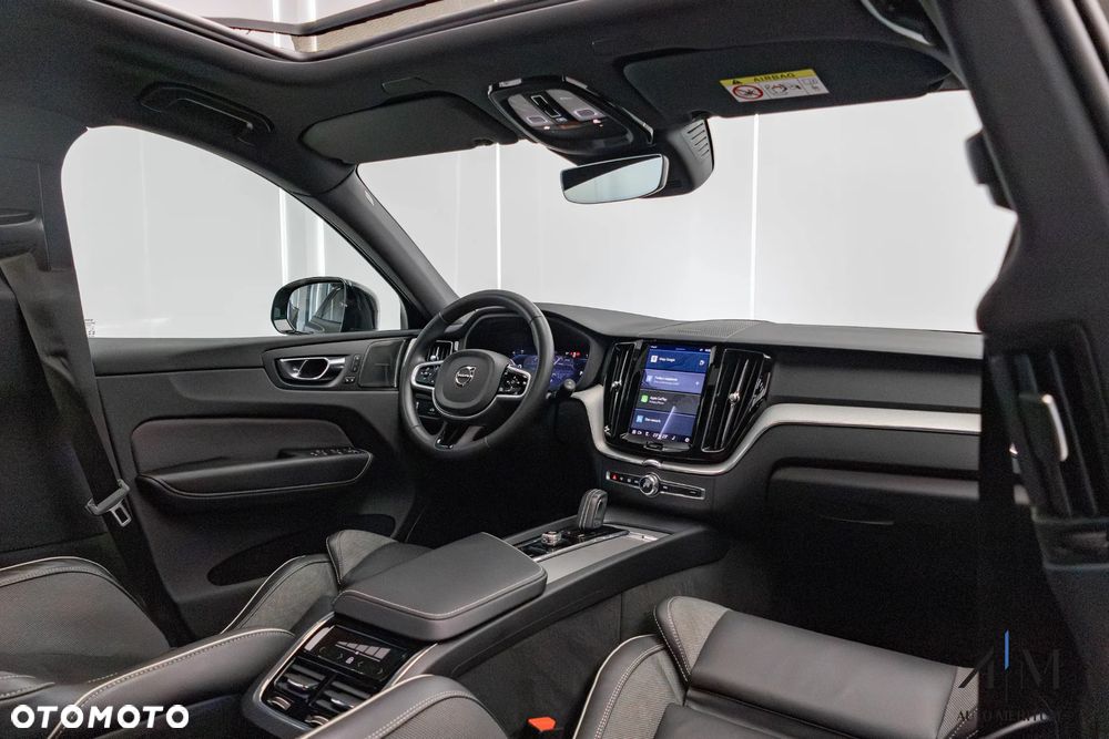 Volvo XC 60 B5 D AWD Ultimate Dark - 19