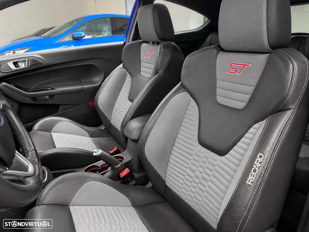 Ford Fiesta 1.6 EcoBoost c/ Pack Pele Desportiva ST - 9