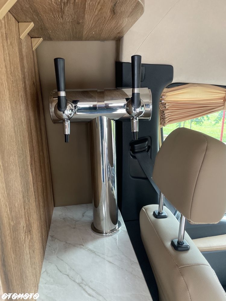 Mercedes-Benz Sprinter - 12