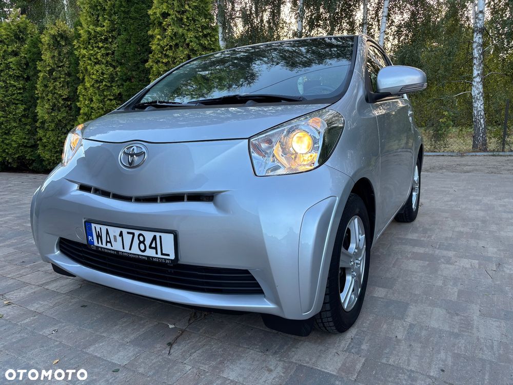 Toyota iQ - 3