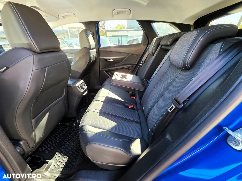 Peugeot 3008 Plug-In Hybrid 225 e-EAT8 Allure Pack - 17