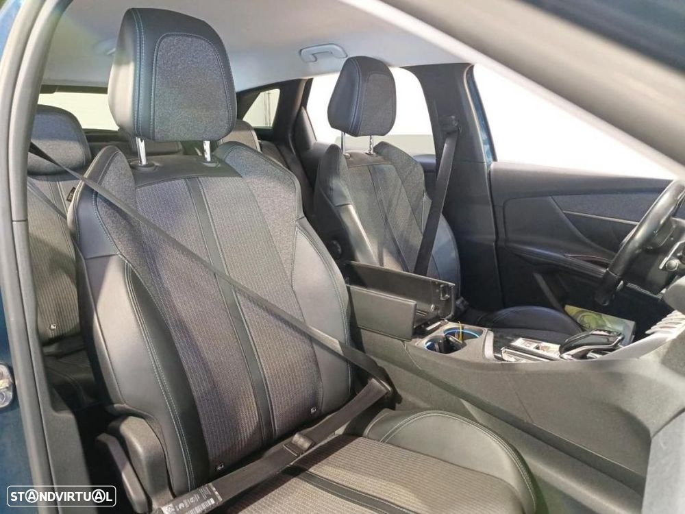 Peugeot 3008 1.5 BlueHDi Allure EAT8 - 4