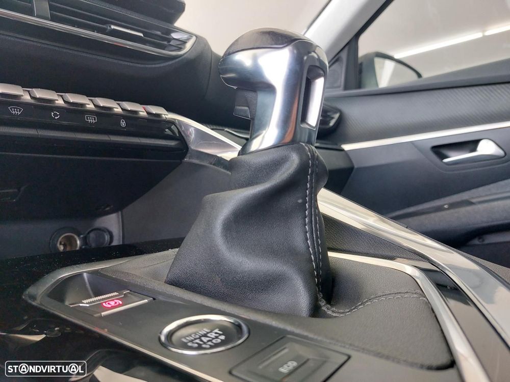 Peugeot 3008 1.5 BlueHDi Active Pack — fotografia 42
