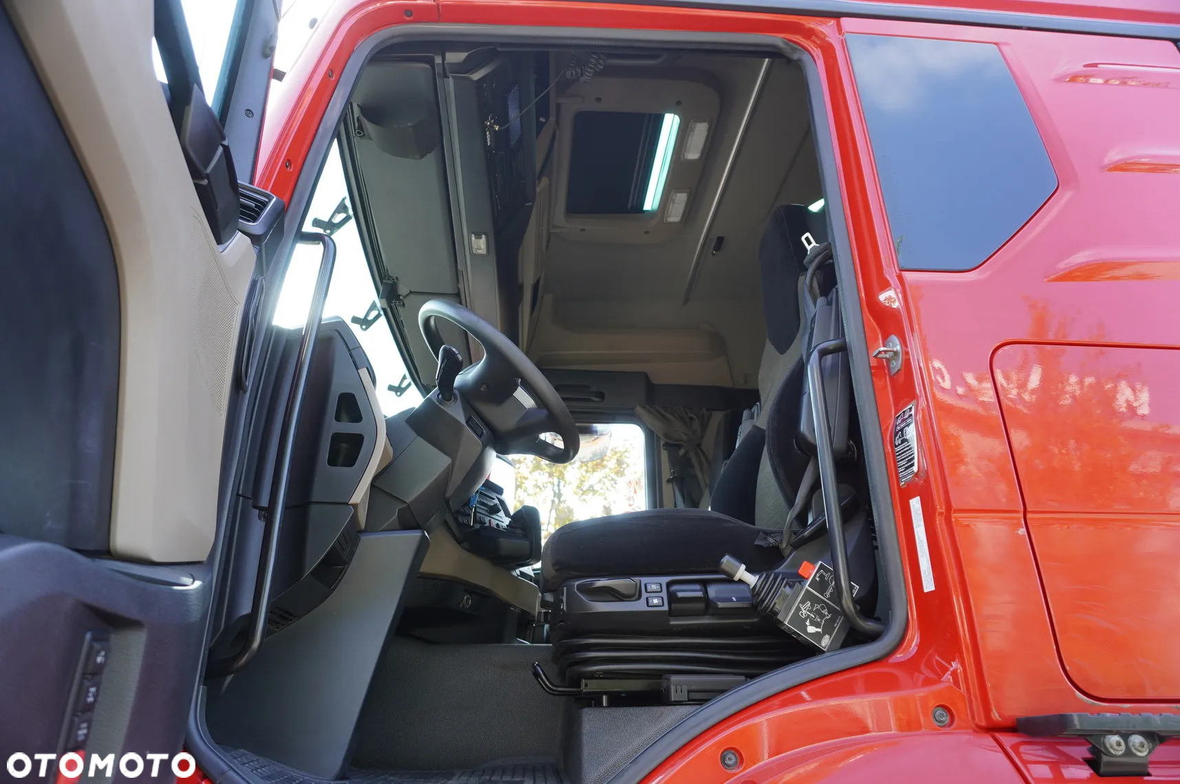 MAN TGS 33.510 / 6x4 / Kab. sypialna - 15