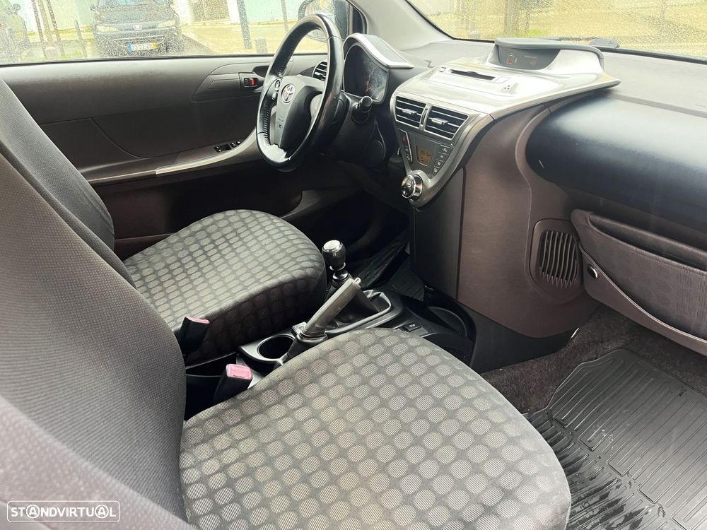 Toyota iQ 1.0 VVT-i 2 EP - 13