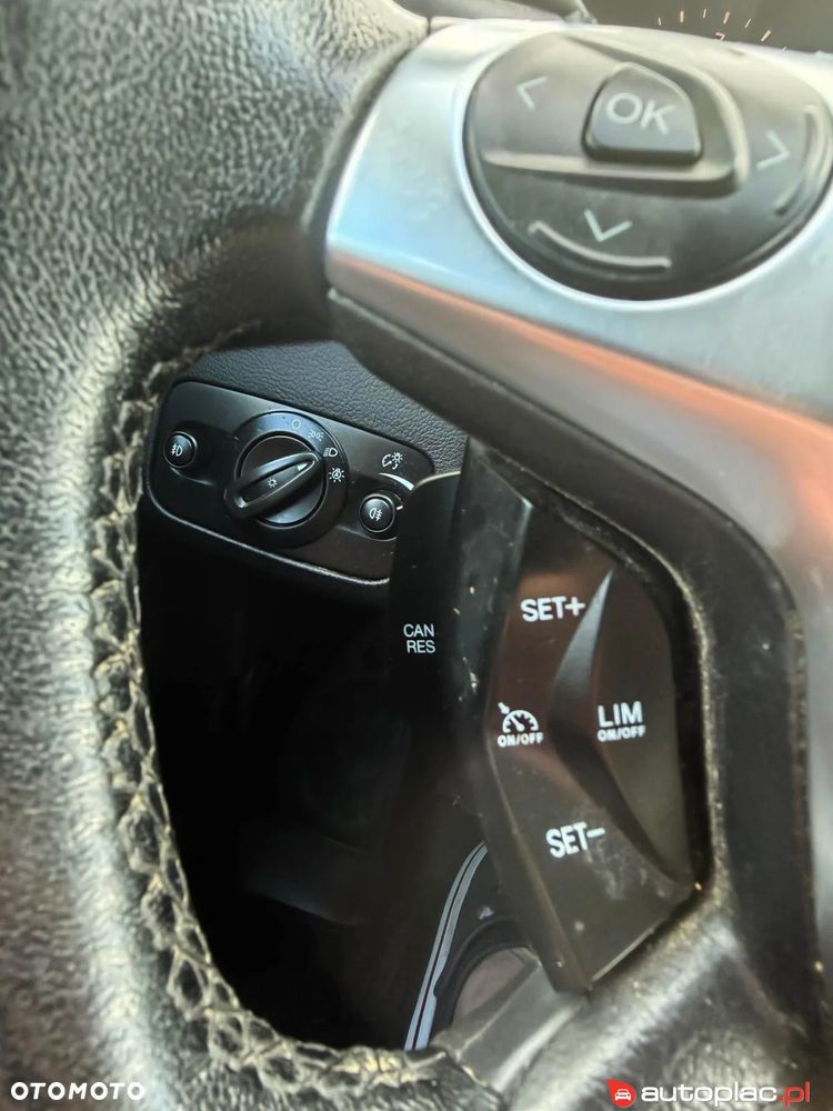 Ford Kuga - 33