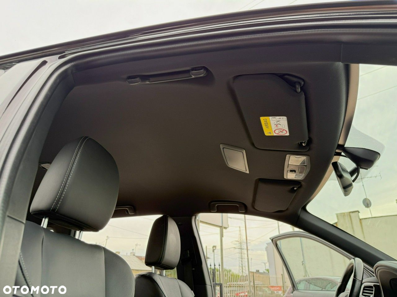 Mitsubishi Outlander PHEV Intense + - 24