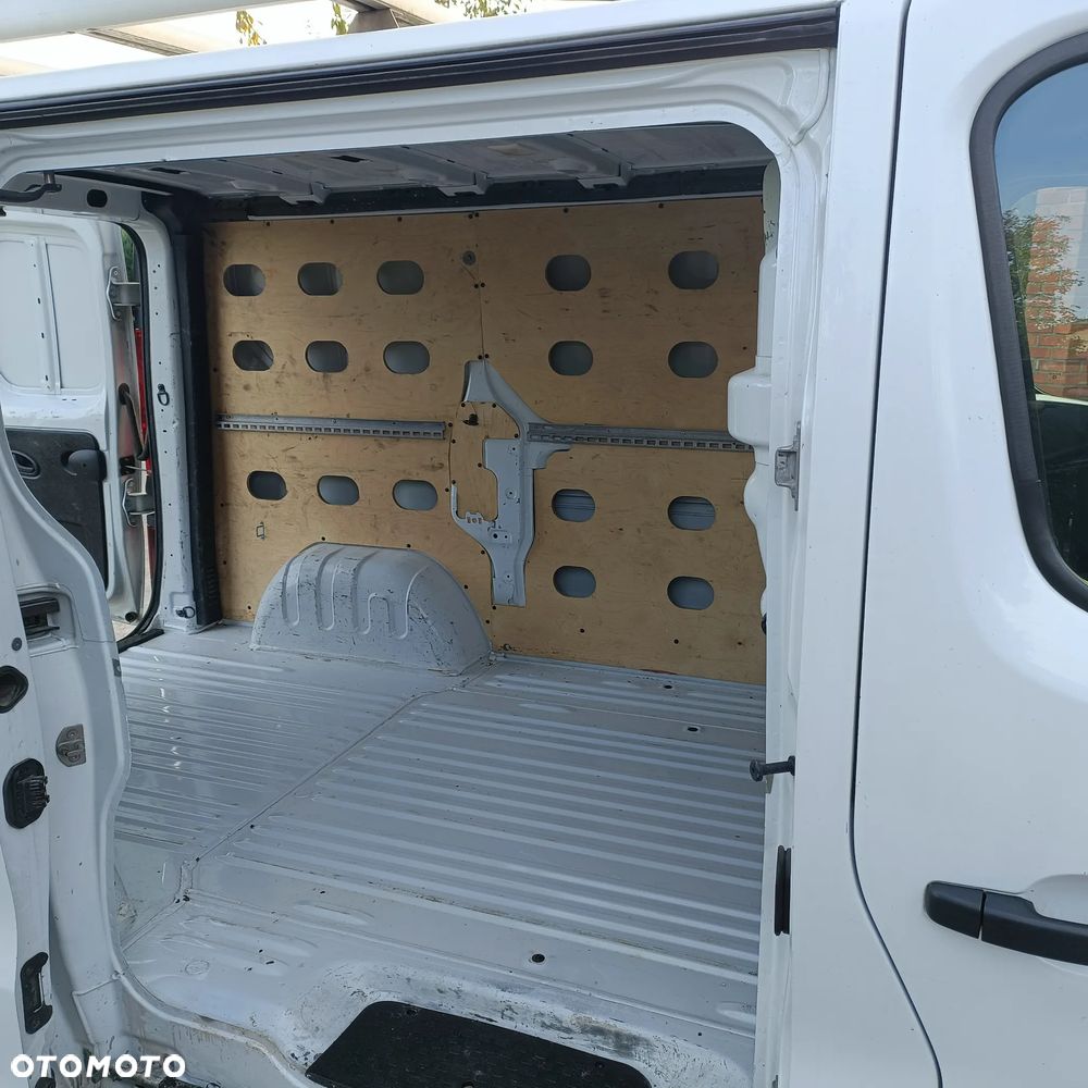 Opel Vivaro - 21