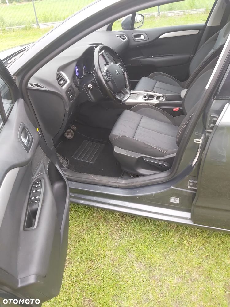 Citroën C4 e-HDi 115 ETG6 Exclusive - 17