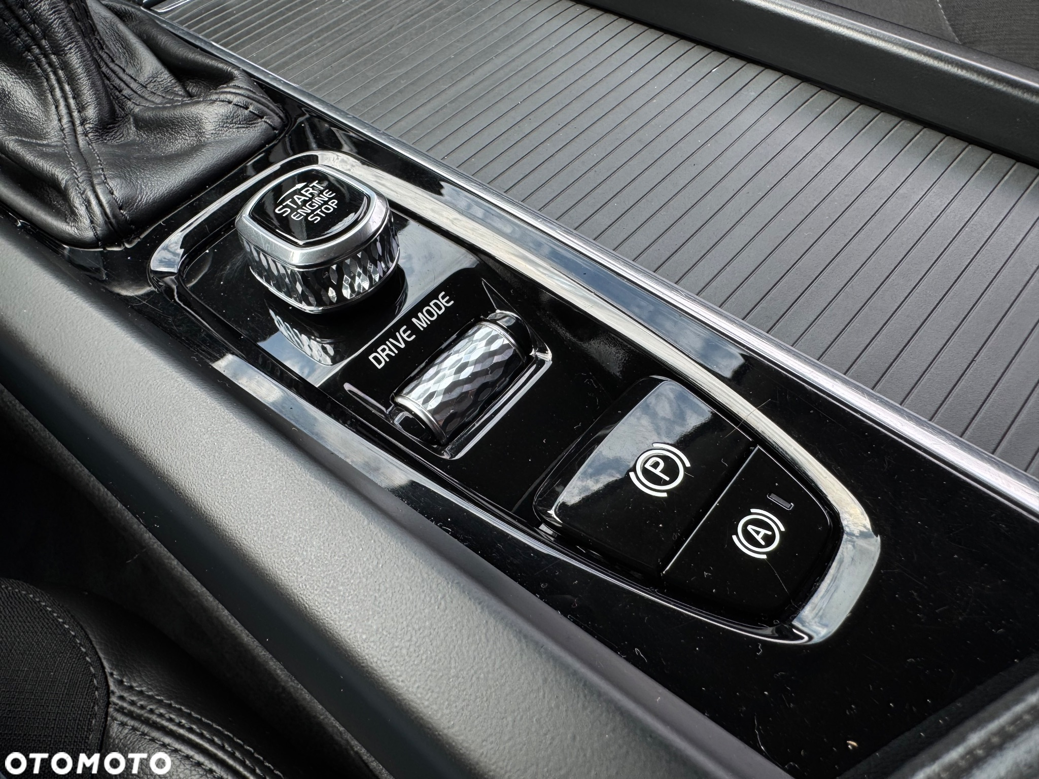 Volvo XC 60 D4 Geartronic Momentum - 30