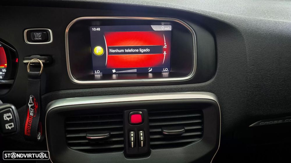 Volvo V40 Cross Country 2.0 D2 Momentum Geartronic - 30