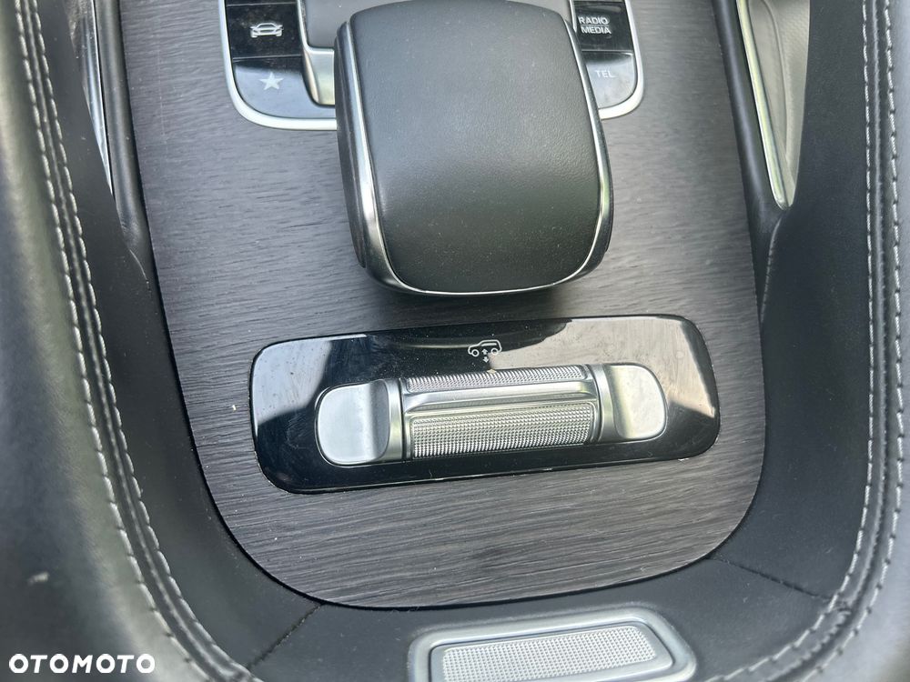 Mercedes-Benz GLS - 29