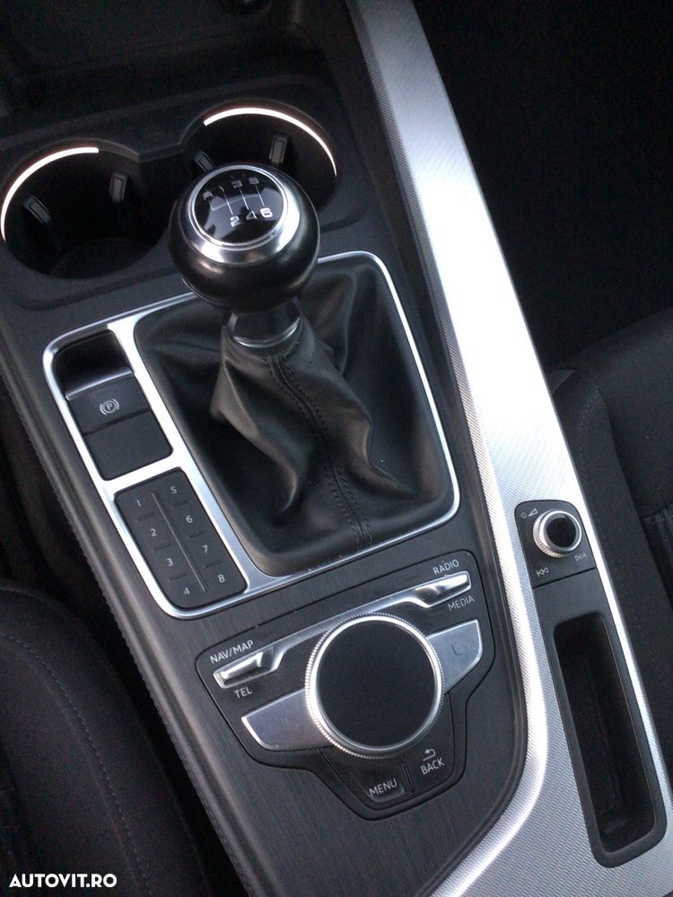 Audi A4 Avant 2.0 TDI ultra Design - 12
