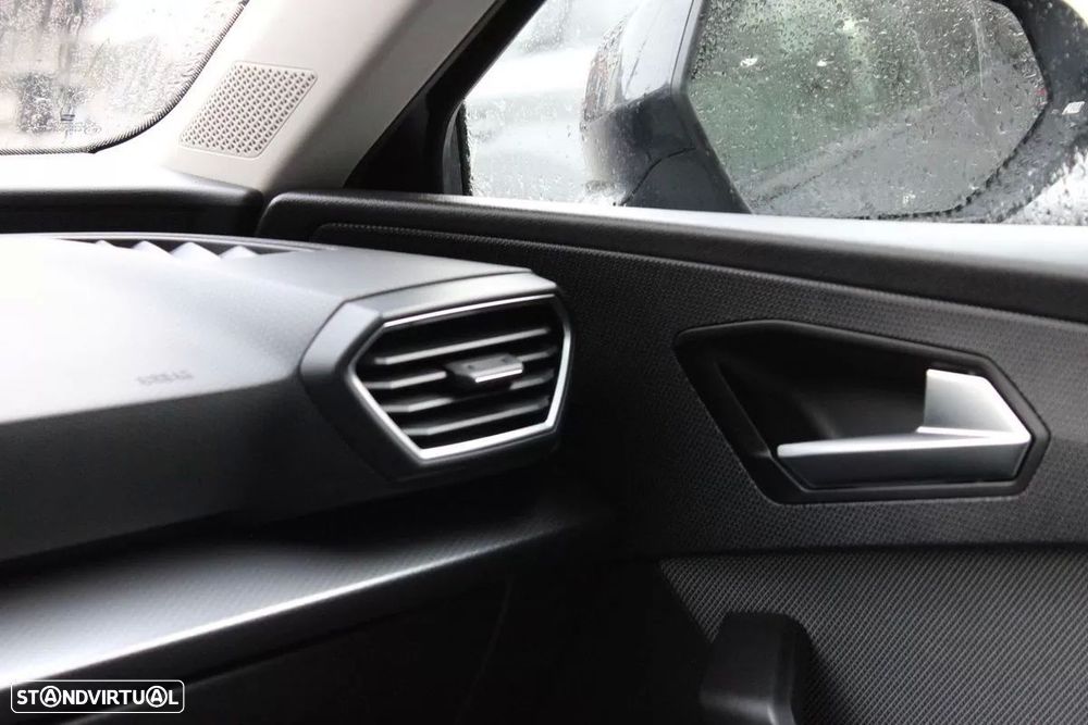 SEAT Leon ST 1.5 eTSI Xcellence DSG - 17