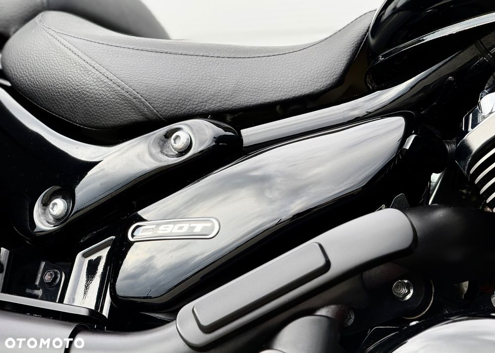 Suzuki Boulevard - 20
