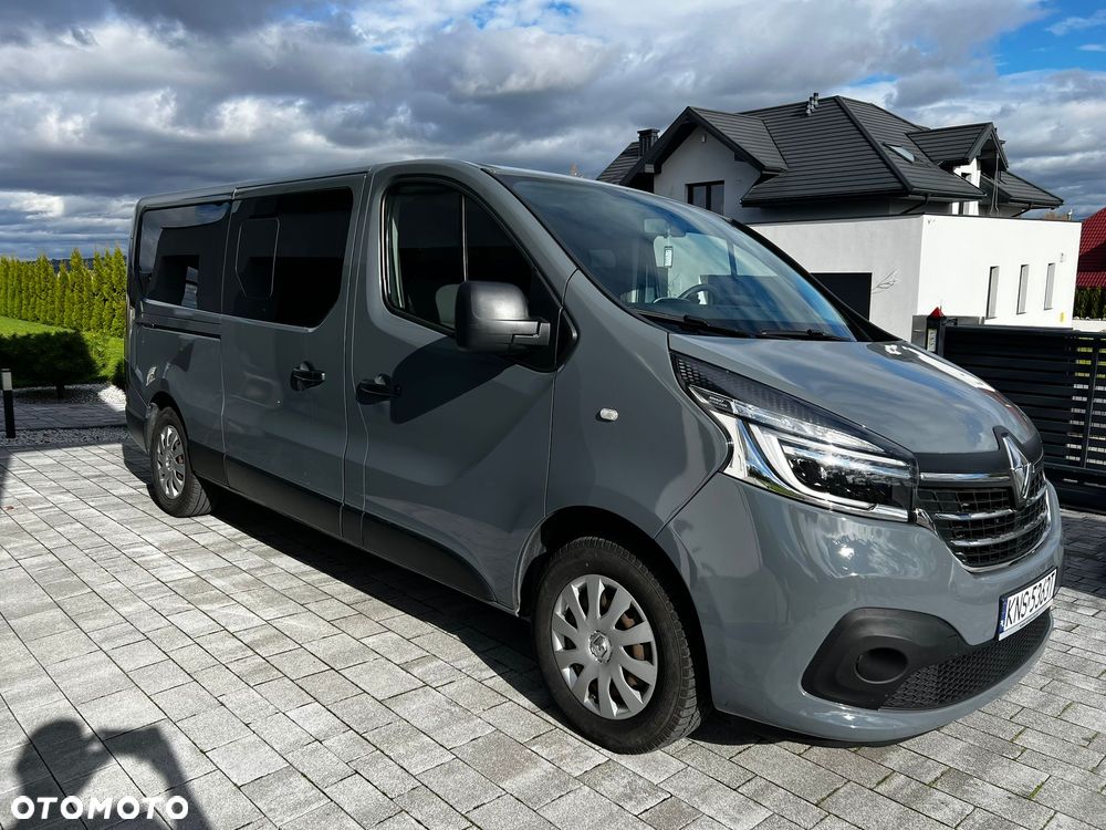 Renault Trafic 2.0 dCi - 9