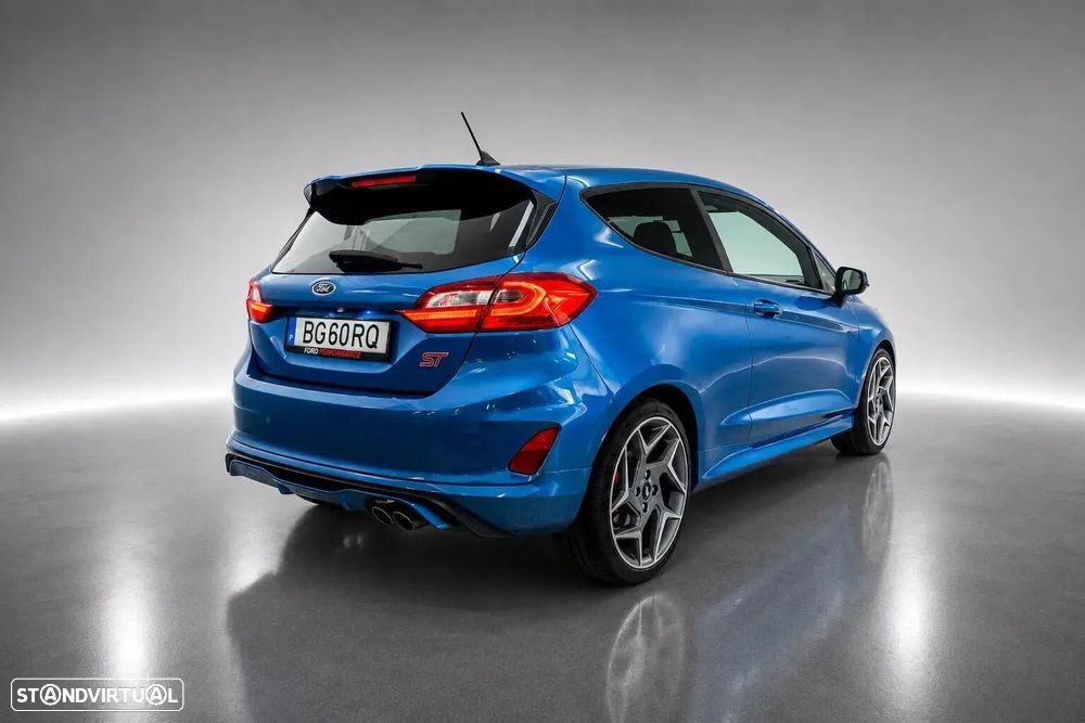 Ford Fiesta 1.5 EcoBoost S&S c/ Pack Pele Exclusiva ST - 4