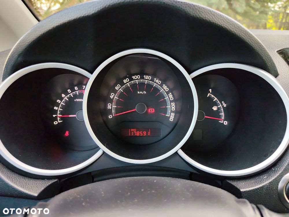 Kia Venga 1.6 CVVT Mind - 15