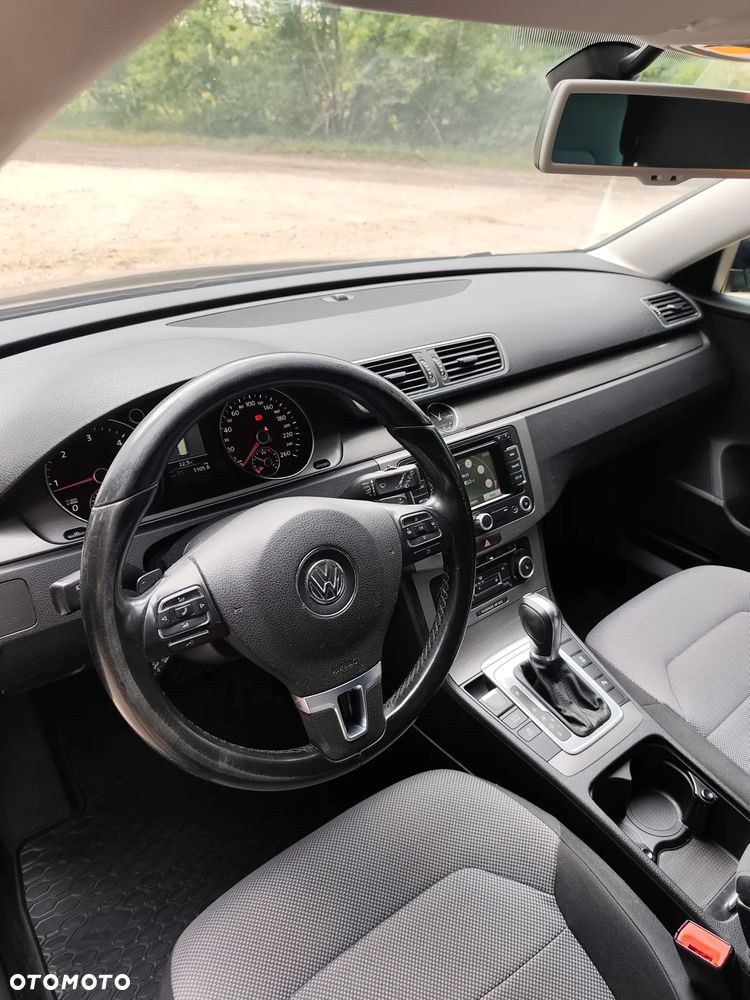 Volkswagen Passat 2.0 TDI DPF DSG Highline - 11