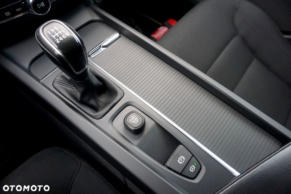 Volvo V60 D3 Summum - 31