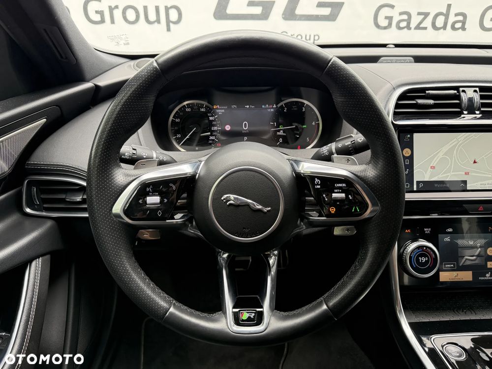 Jaguar XE 2.0 D200 mHEV R-Dynamic Black - 11